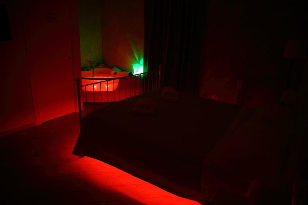 Хостел Oasis Apartment-open Minded Libertine Naturists Age 18-36 Палермо